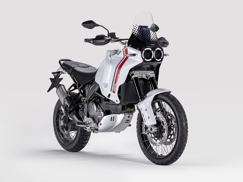 MY22 Ducati Desert X 14 UC356299 High