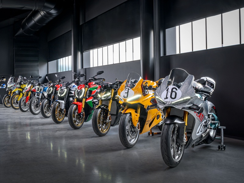 00 COLLEZIONE 100 DUCATI 2