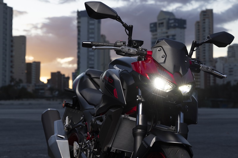 KAWASAKI Z500 05